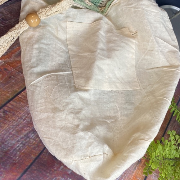 Crochet Woven Striped Round Zippered Bucket Tote with bead accents - Picture 11 of 13